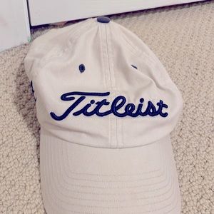 2 titleist hats